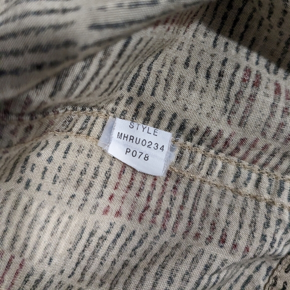 Men's casual shirt by Crazy Horse. Multi color tans/black. Size L - Picture 6 of 7